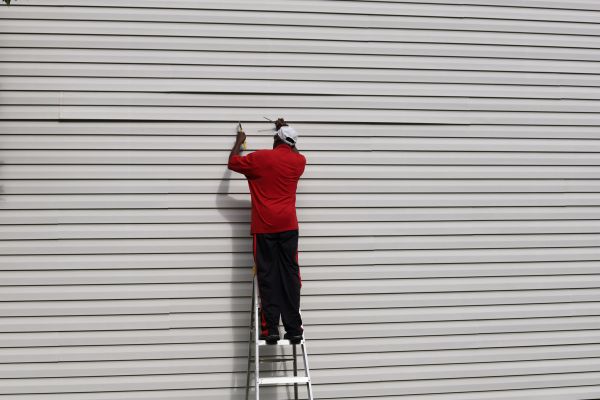 Cost of Loose Siding Repair in Rockford