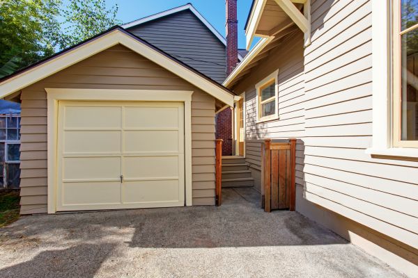 Cost of Garage Siding Replacement in Rockford